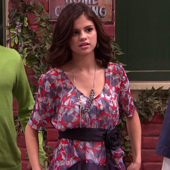 Red and Navy Sheer Floral Blouse ASO Alex Russo - Picture 4 of 6